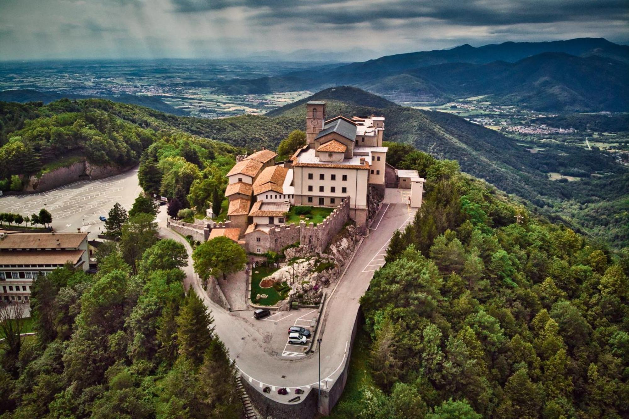Hotel Casa Del Pellegrino - Castelmonte Екстер'єр фото