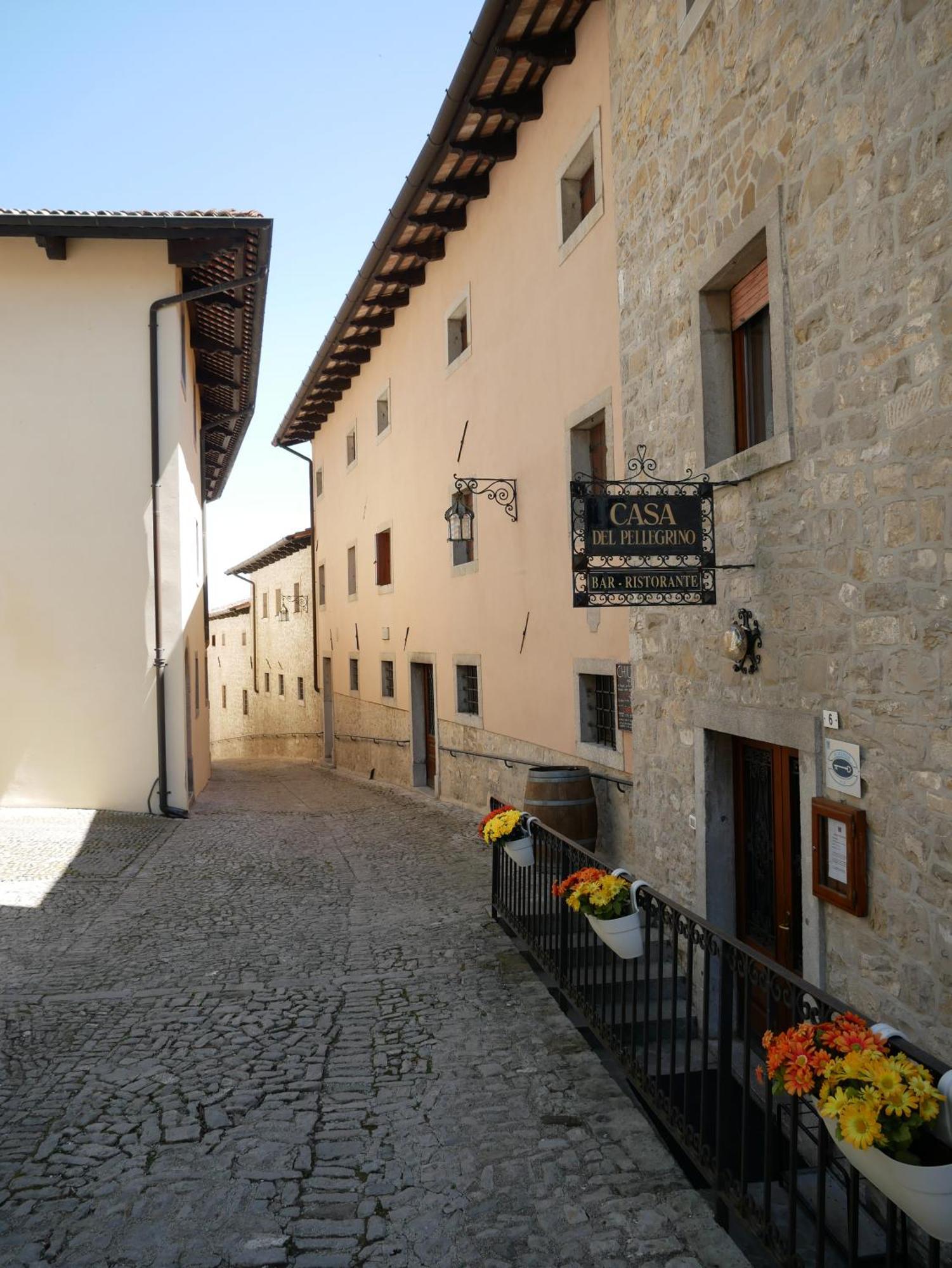 Hotel Casa Del Pellegrino - Castelmonte Екстер'єр фото